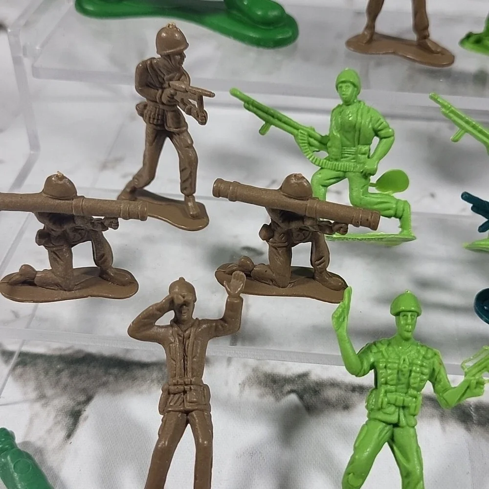 Toy‎ Soldiers Assorted Sizes and Colors Some Vintage Lot of 20